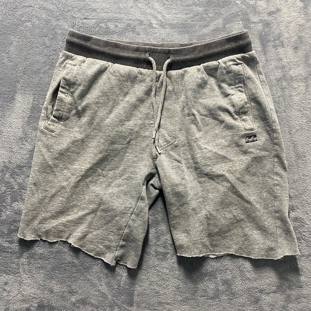 Billabong Sweat Shorts Mens Small Gray Fleece  Raw Hem Drawstring Surf Skate